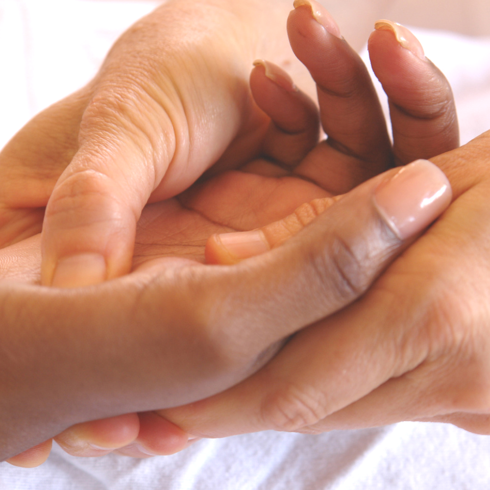 Personalised wellbeing rituals combining reflexology, aromatherapy and sound healing